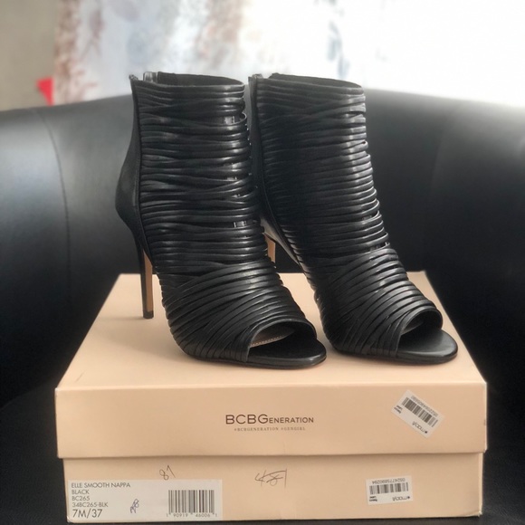 bcbg elle open toe bootie